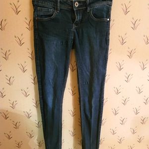 Low rise blue jeans